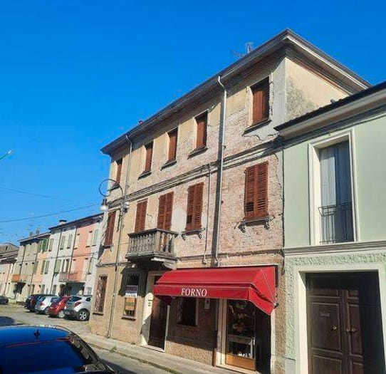 Casa con 6 locali in vendita in Via Vittorio Emanuele, Centro, Gualtieri