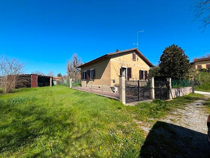 Casa quadrilocale in vendita in Via Maltaiolo Astrone, Cetona