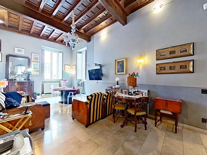 Appartamento trilocale in vendita in Piazza Navona, Roma