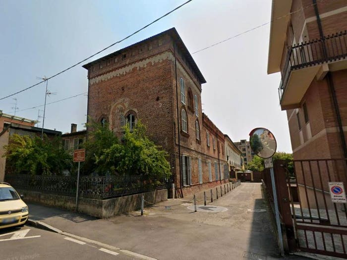 Appartamento trilocale in vendita in Piazza Vittoria, Centro, Locate di Triulzi