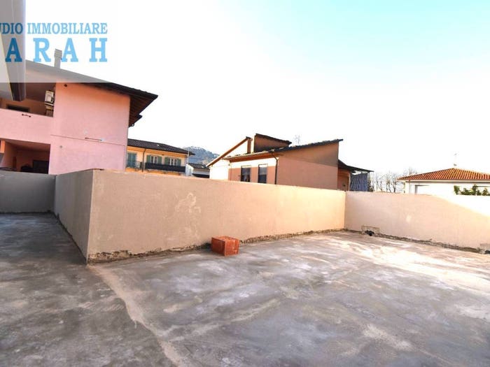 Casa con 5 locali in vendita in Via dello Stadio, Camaiore Paese, Camaiore