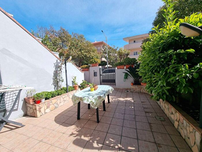 Casa con 6 locali in vendita in Traversa Ottava Crotone, Catanzaro Lido, Catanzaro