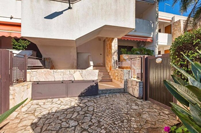 Appartamento trilocale in vendita in Via Circonvallazione, Porto Cesareo