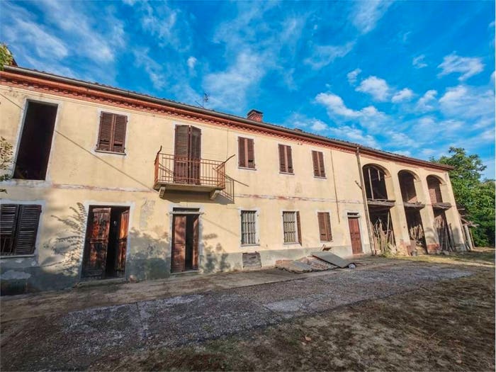 Casa con 6 locali in vendita in Castiglione, Asti