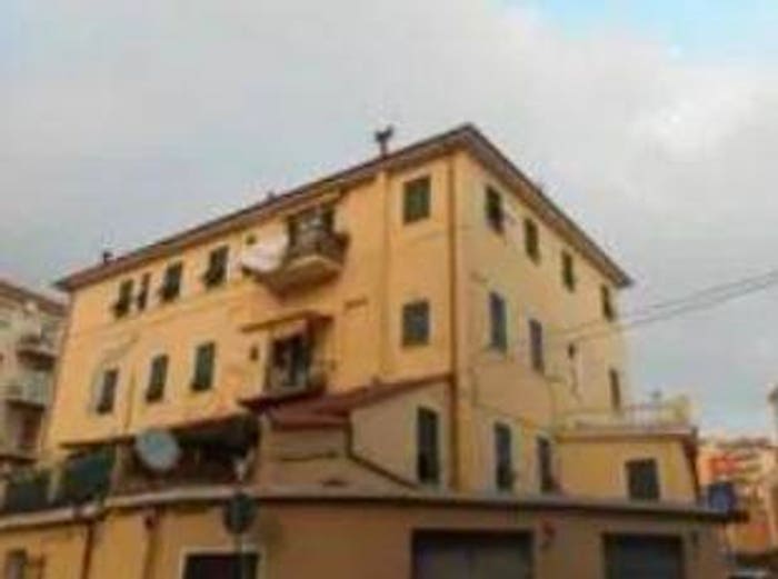 Appartamento trilocale in vendita in Via Mazzini, Porto Maurizio, Imperia