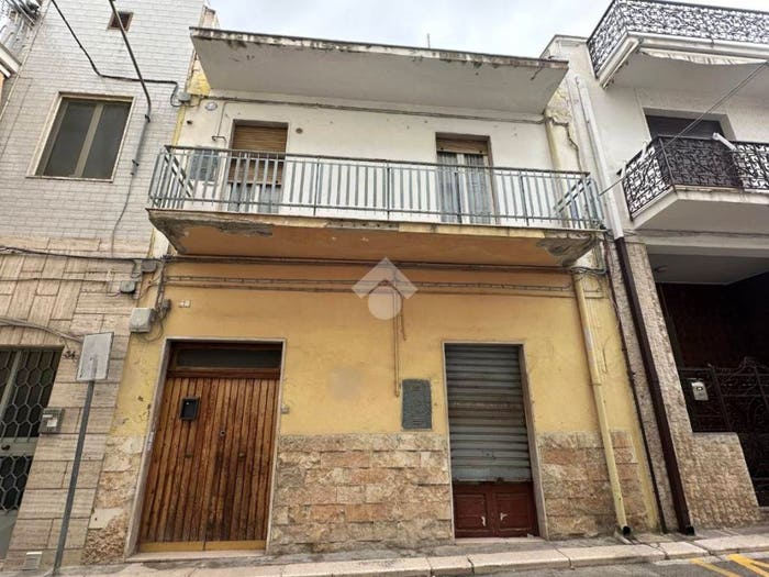 Casa con 5 locali in vendita in Via Aprile, Centro, Canosa di Puglia