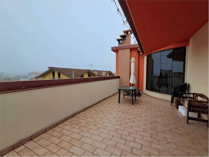 Appartamento con 6 locali in vendita in VIA LOTTO, Chiaravalle