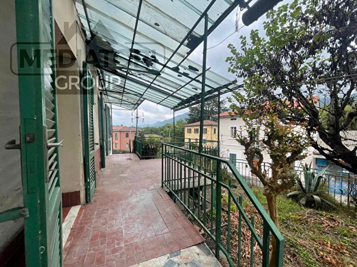 Appartamento trilocale in vendita in Barga