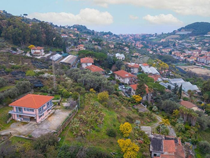 Casa con 5 locali in vendita in Strada Sapergo, Due Strade, Bordighera