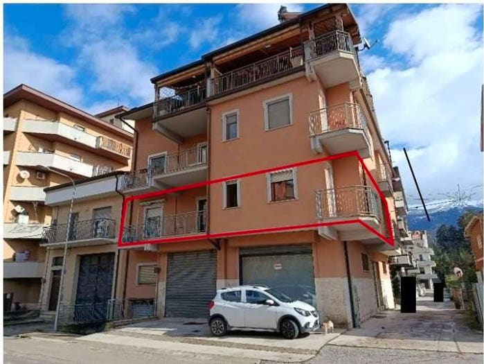 Appartamento con 5 locali in vendita in Via Valle Madonna, Pratola Peligna