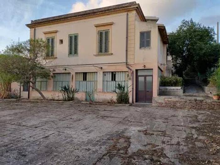 Casa con 6 locali in vendita in Via Delle Mura, Regina Margherita Torrente Trapani, Messina