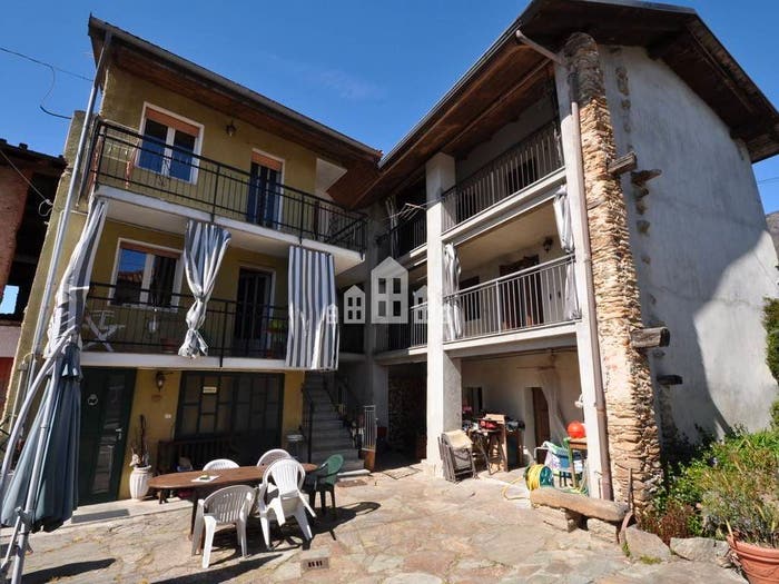 Casa con 6 locali in vendita in Via Chiesanuova, Borgiallo
