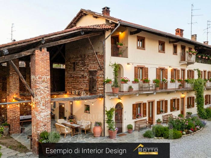 Casa con 6 locali in vendita in Via Santo Stefano, Centro, Oleggio