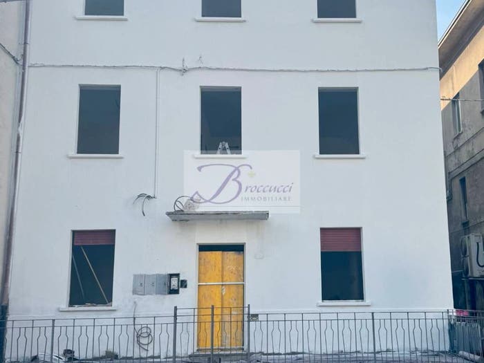 Appartamento trilocale in vendita in Via Lombardia, Cascine Maggio, Castronno