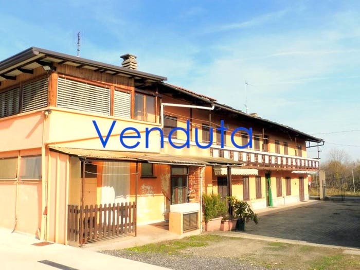 Casa con 6 locali in vendita in Via del Pascolo, Malano, Cavour