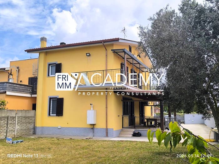 Casa con 5 locali in vendita in Via Lago di Bolsena, Cioccati Zucchetti, Nettuno