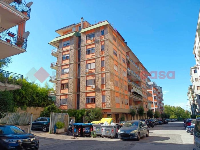 Appartamento quadrilocale in vendita in Via edardo Nicolardi, Colli Aminei Capodimonte, Napoli