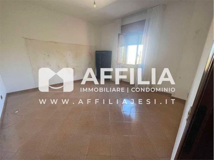Casa con 6 locali in vendita in Via Macerata, Borgo Minonna, Jesi