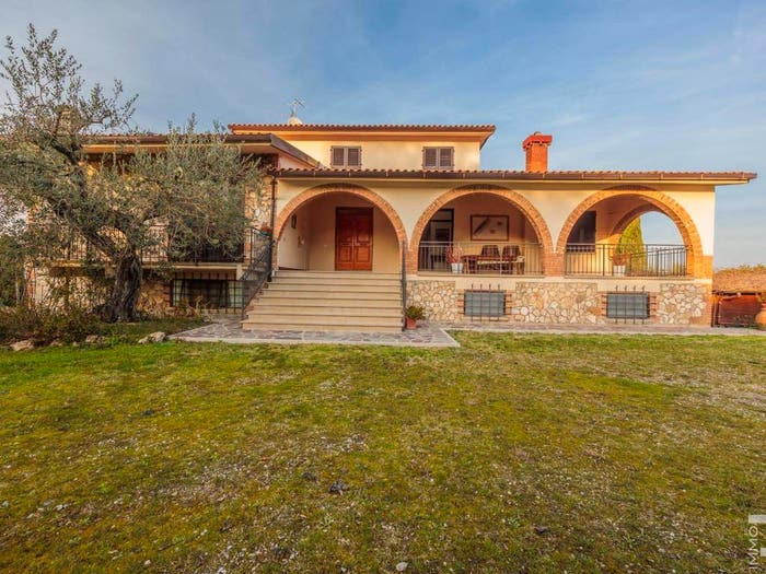 Casa con 6 locali in vendita in Via delle Colline, Montaione