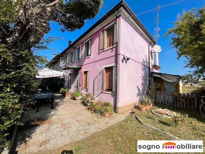Casa con 5 locali in vendita in Via Pier Domenico Frattini, Centro, Legnago