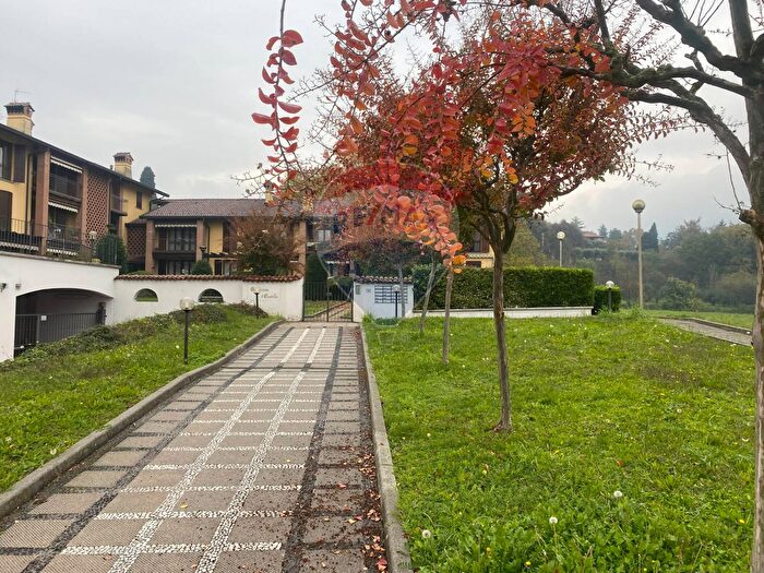 Appartamento quadrilocale in vendita in Brivio