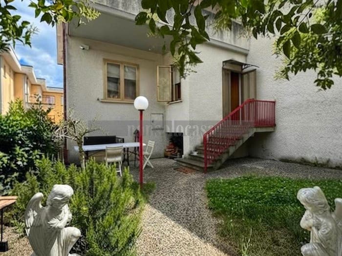 Casa con 6 locali in vendita in Via del Biancospino, Centro, Gualdo Tadino
