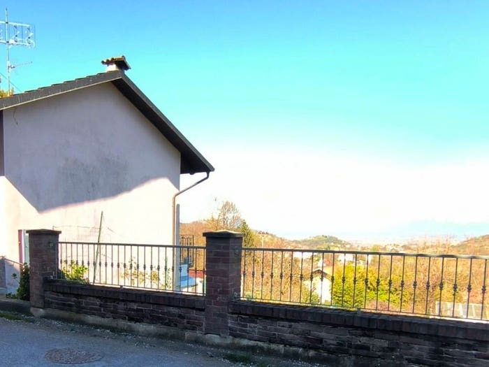 Casa bilocale in vendita in Via Papa Giovanni XXIII, Piazzo, Lauriano