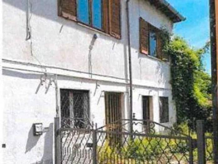 Casa quadrilocale in vendita in Via Marconi, Rea