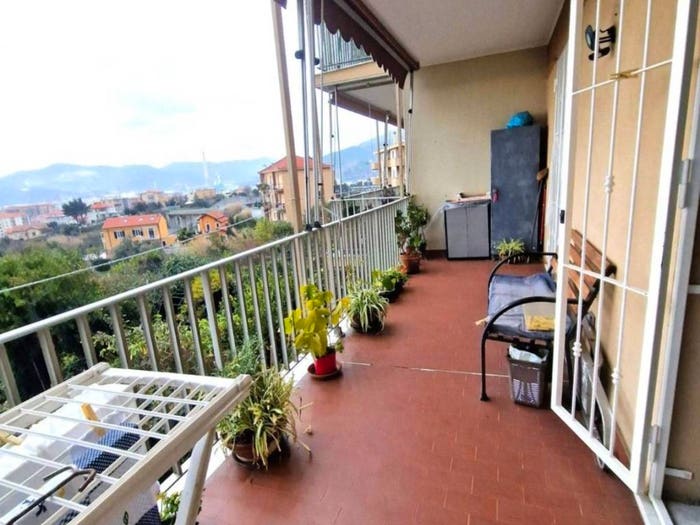 Appartamento quadrilocale in vendita in via nostra signora del monte, Legino Zinola Fornaci, Savona