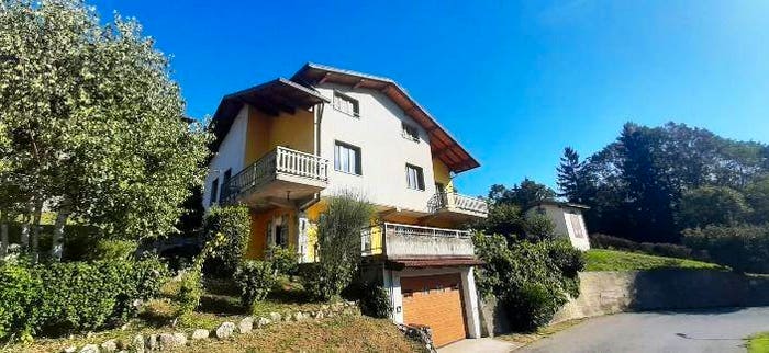 Casa con 6 locali in vendita in Via Fieno, Bracca