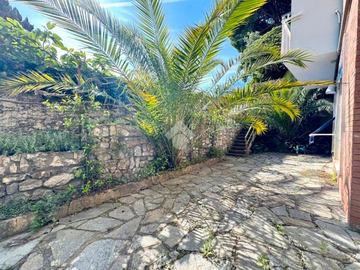Appartamento con 5 locali in vendita in Via Cardellino, Collina Centrale Parco Fuor del Vento, Alassio