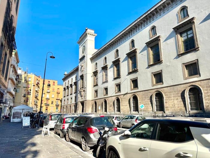 Appartamento quadrilocale in vendita in Via Oronzo Costa, Tribunali, Napoli