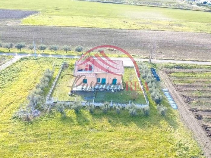Casa con 6 locali in vendita in Campomarino