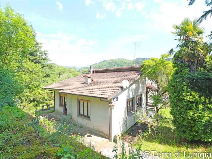 Casa con 6 locali in vendita in Pontremoli