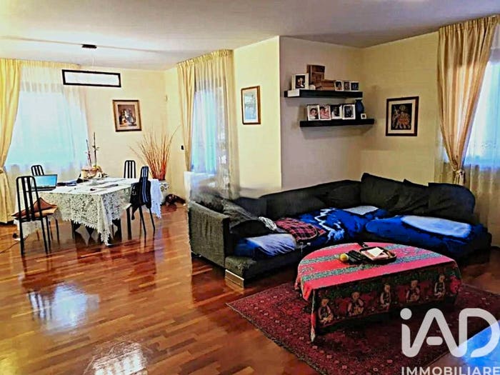 Casa con 6 locali in vendita in Viale SANTA GIUSTA, Centro, Lanciano
