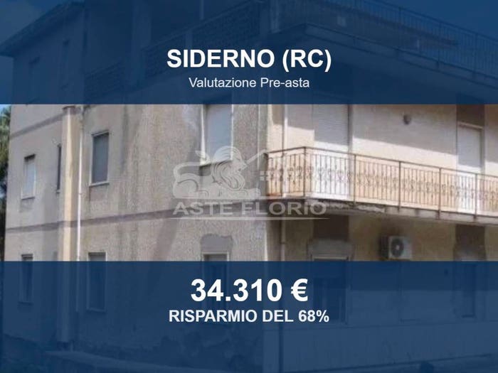 Casa con 6 locali in vendita in Via Santamarini snc, Centro, Siderno