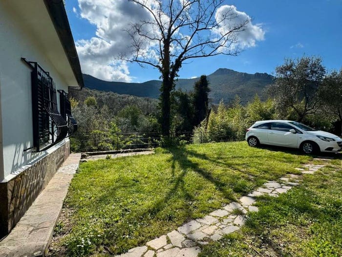 Casa quadrilocale in vendita in Strada Provinciale Monteserra, Centro, Calci