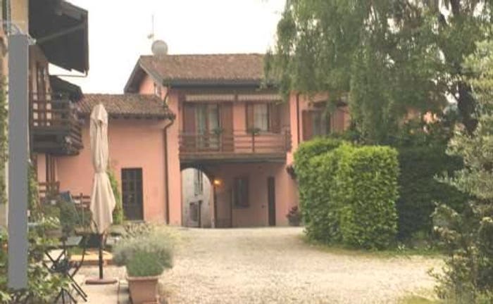 Appartamento trilocale in vendita in Via Volta, Lipomo