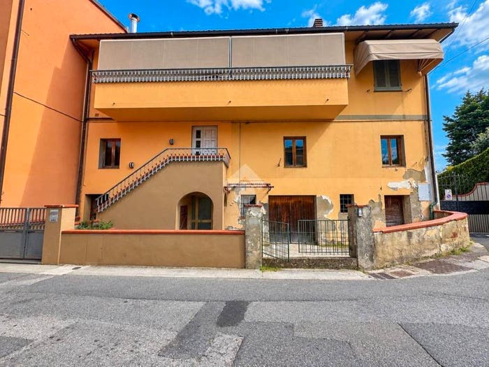 Appartamento con 6 locali in vendita in Via Martiri della Libertà, Marti, Montopoli in Val d'Arno