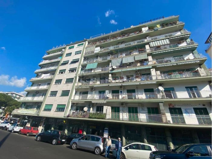 Appartamento trilocale in vendita in Piazza Gabriele D'Annunzio, Fuorigrotta, Napoli