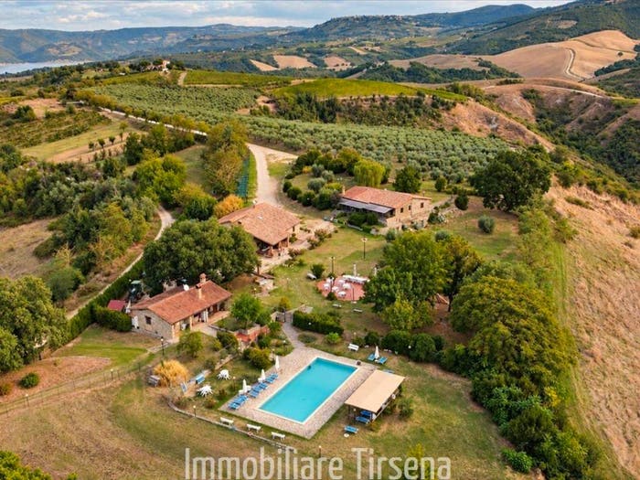 Casa con 6 locali in vendita in Orvieto