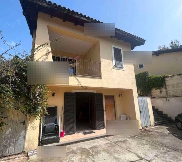 Casa con 6 locali in vendita in Viale Canada, Le Rughe, Formello