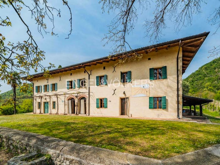 Casa con 6 locali in vendita in Via Suoi, Pieve di Soligo