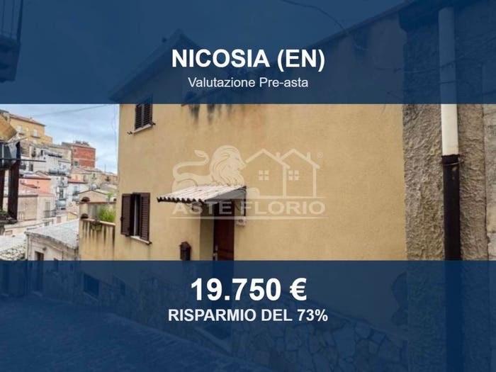 Casa quadrilocale in vendita in Via San Michele, Centro, Nicosia