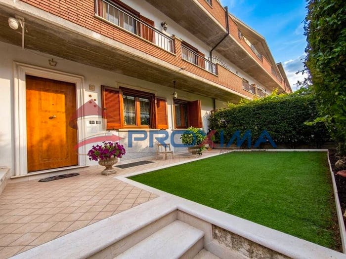 Casa con 5 locali in vendita in Magliano De'Marsi, Magliano de' Marsi