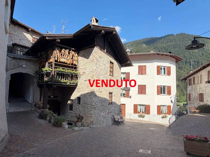Casa quadrilocale in vendita in Via Paganella, Molveno