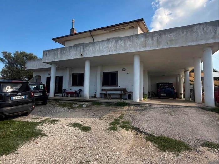 Casa con 6 locali in vendita in Via Elio Denisco, Centro, Pietradefusi