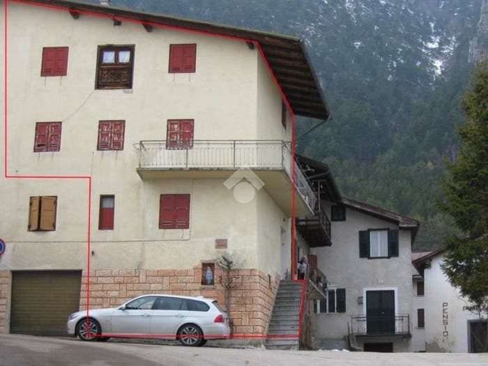 Casa con 6 locali in vendita in Piazza Romana, Centro, Fai della Paganella