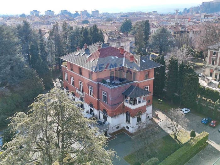 Appartamento con 6 locali in vendita in via Marconi, Centro Storico, Biella