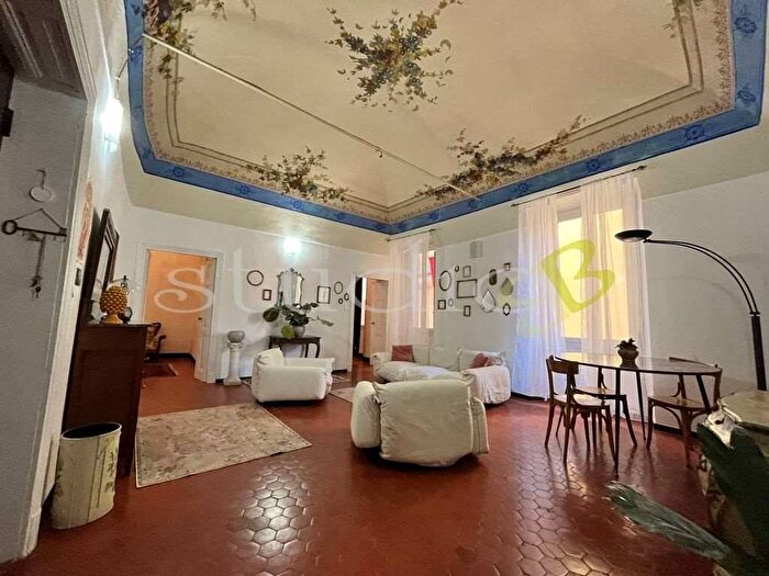 Appartamento con 6 locali in vendita in Via Dritta snc, Centro Storico Sant'Ampelio, Bordighera